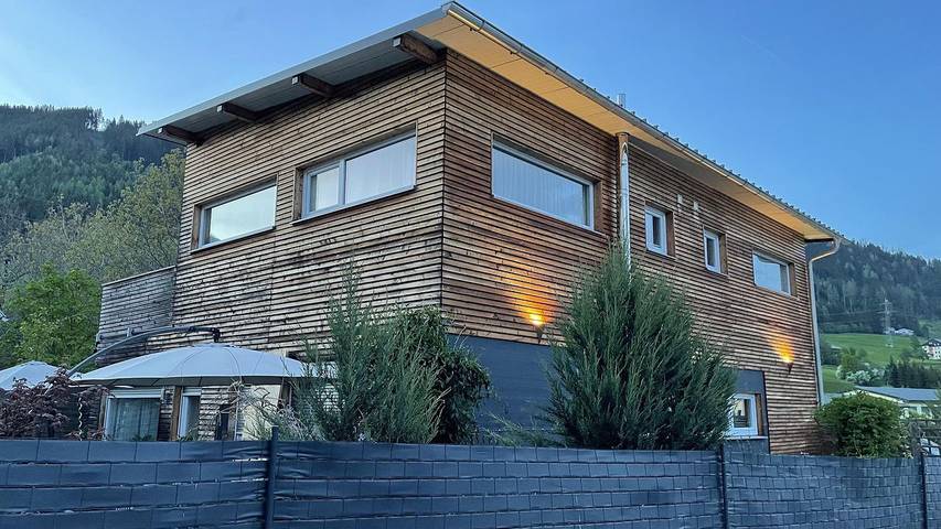 Hütte für 10 Personen, mit Ausblick und Terrasse sowie Garten, kinderfreundlich in Schladming