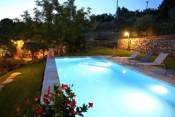 Villa per 4 persone, con piscina e panorama nonché giardino, con animali domestici in Castellina in Chianti