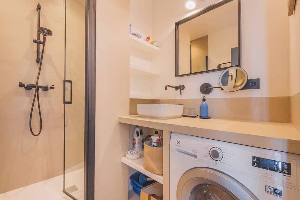 Ganze Wohnung, Fully equipped 1Br In central Neuilly 5 minutes from Sablons metro in Neuilly-sur-Seine, Hauts-de-Seine