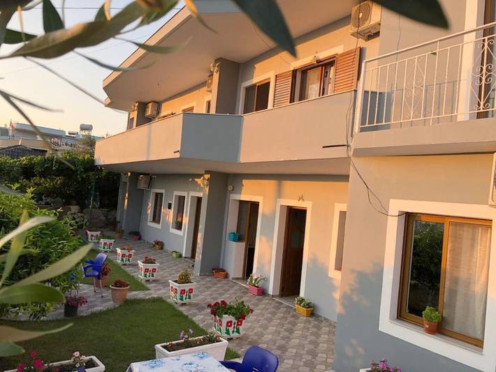 Dom wakacyjny dla 3 osób, z Balkon i Taras oraz Ogród i Widok na jezioro w Ksamil