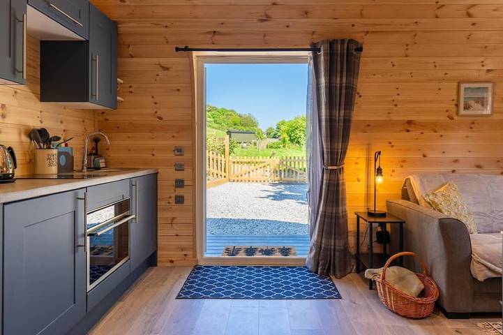Glamping for 2 people, with Hot tub and Terrace as well as Garden in Croyde