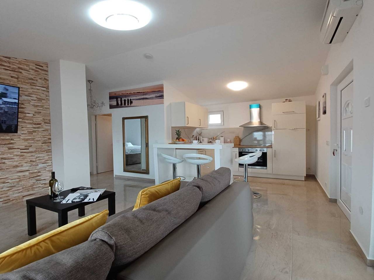 Ganze Wohnung, Beachfront Apartment with Balcony and Sea View in Mulo, Vrsi