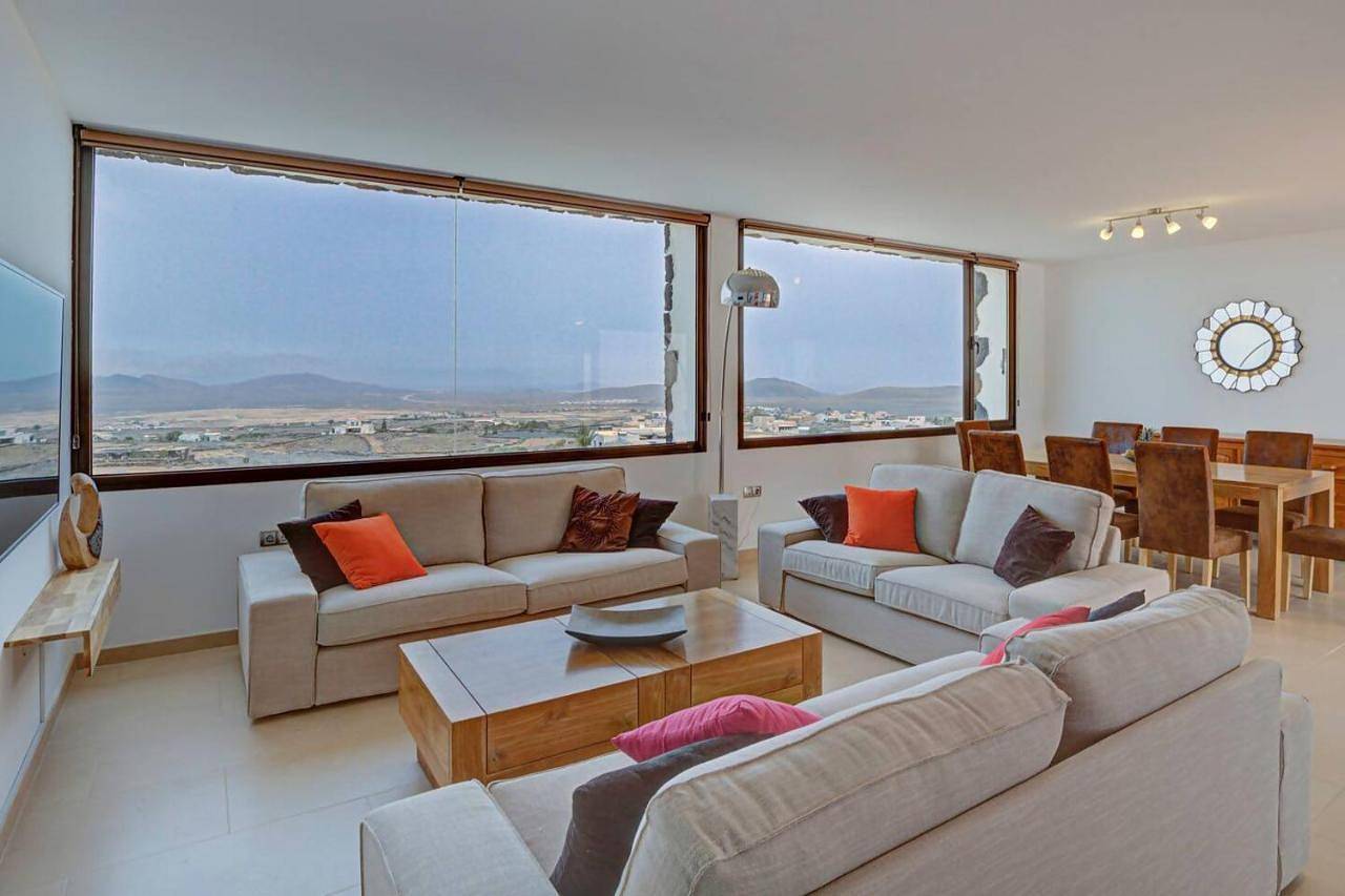 Superior Villa in Villaverde, La Oliva