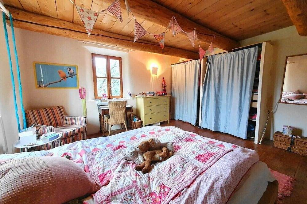 Magnificent Mas noble with top-of-the-range amenities on huge property. in Vauvenargues, Region de Aix-en-Provence