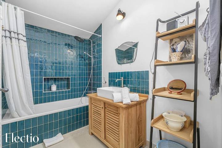 Location de vacances pour 6 personnes, avec terrasse à Vaugines - 2