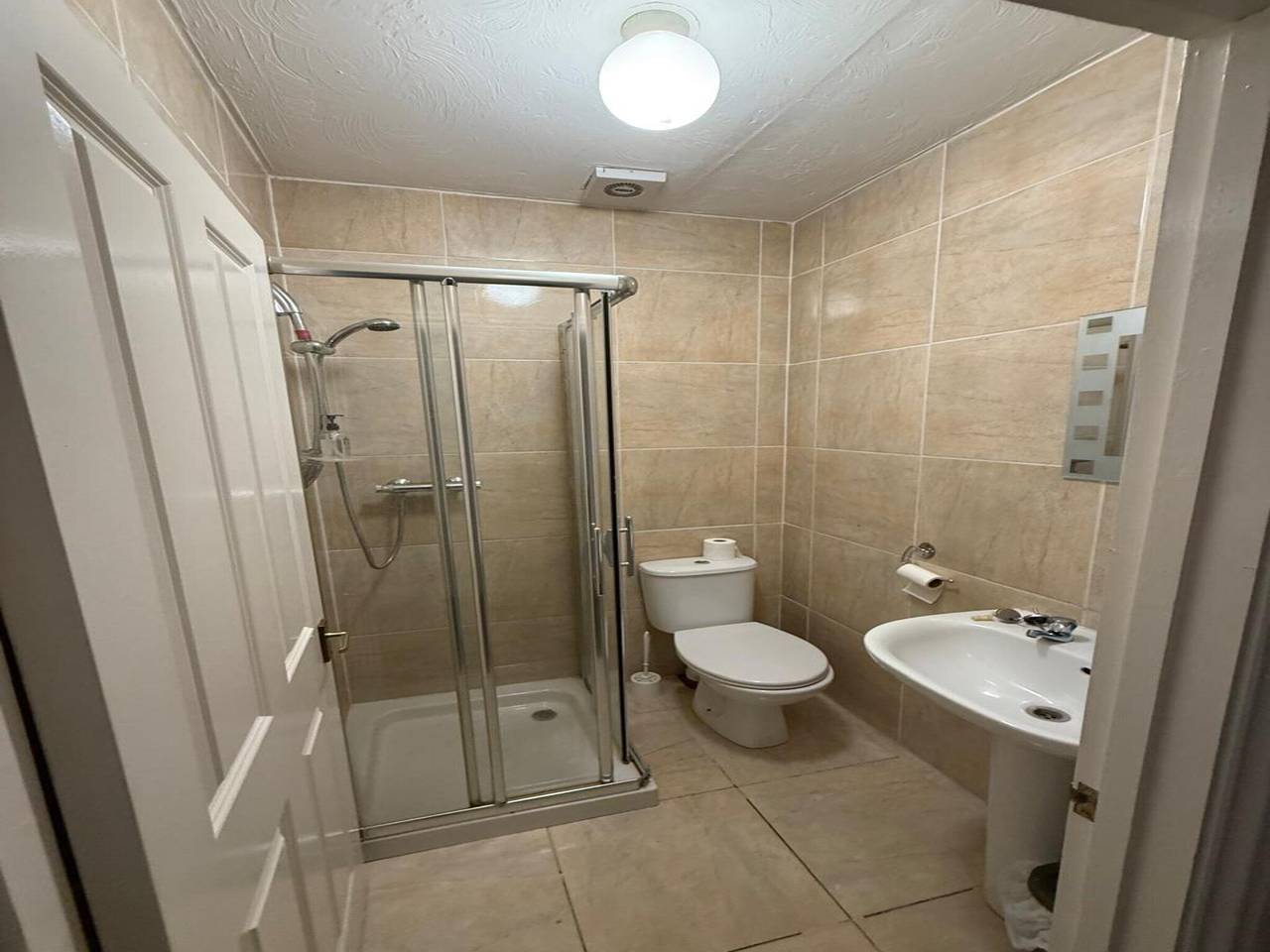 Entire apartment, Standard Triple Room - Shared in Manchester, Greater Manchester