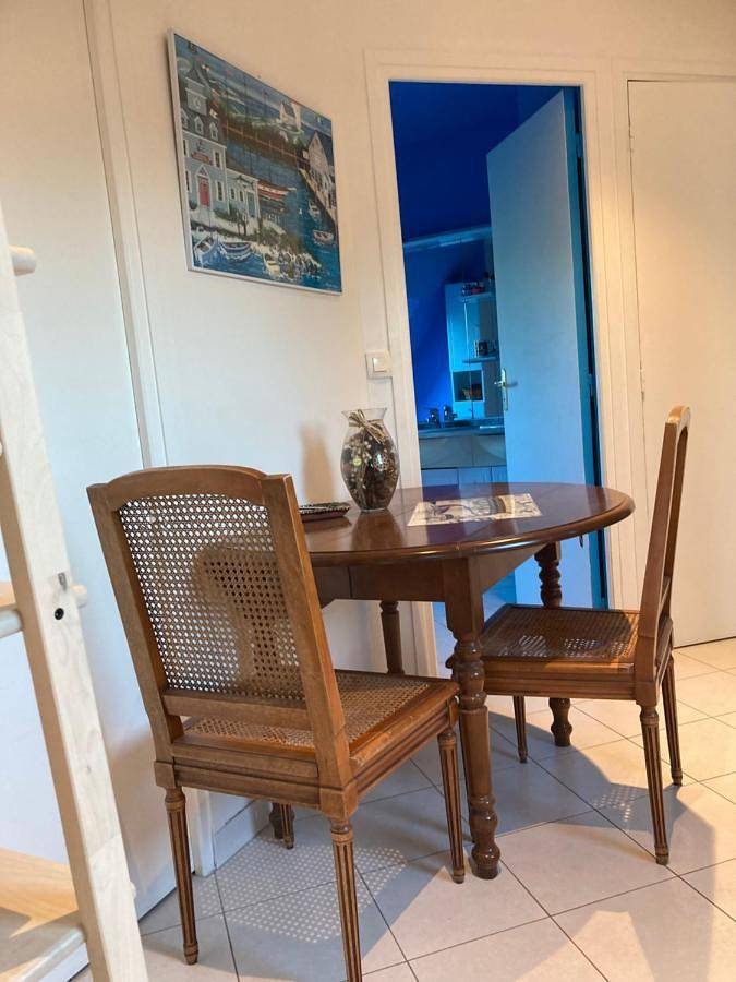 Gîte pour 4 personnes, avec vue et jardin à Cairon - 3