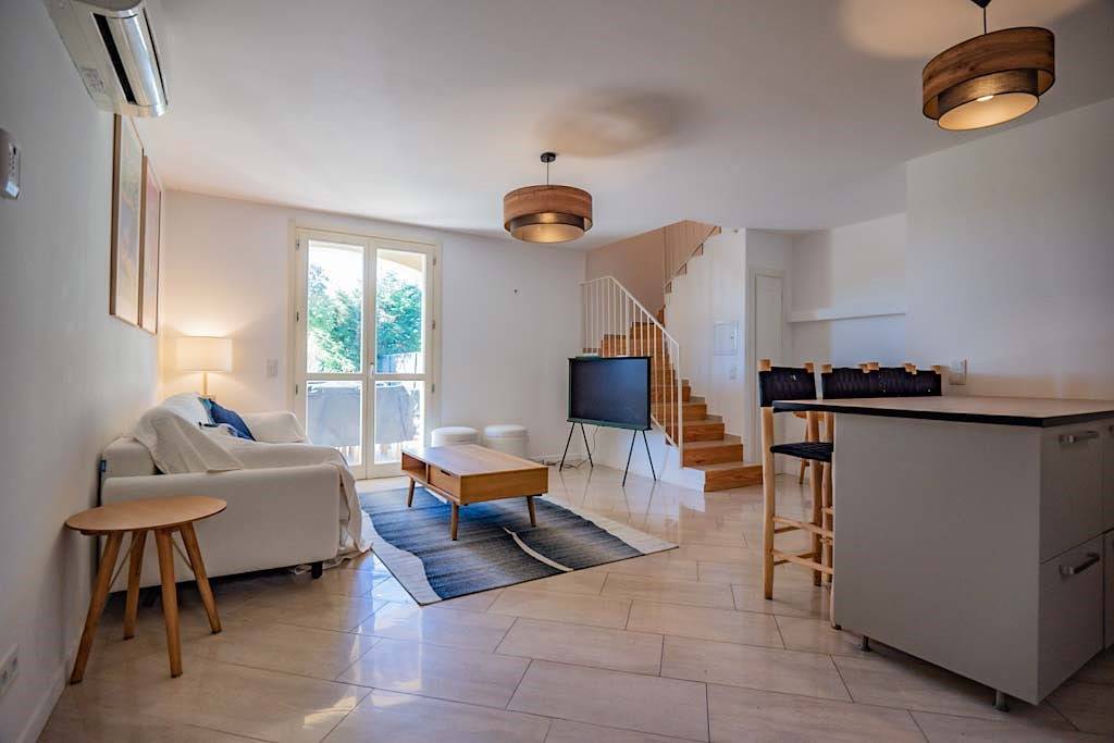 Ganze Ferienwohnung, Doppelhaushälfte mit Pool – 3 Schlafzimmer in Grimaud, Mittelmeerküste (Frankreich)