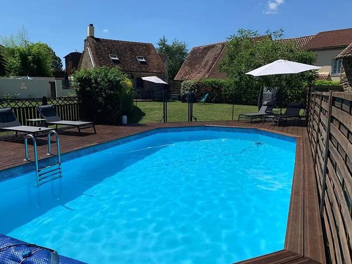 Location de vacances pour 2 personnes, avec vue ainsi que terrasse et piscine à Magnac-Laval - 3