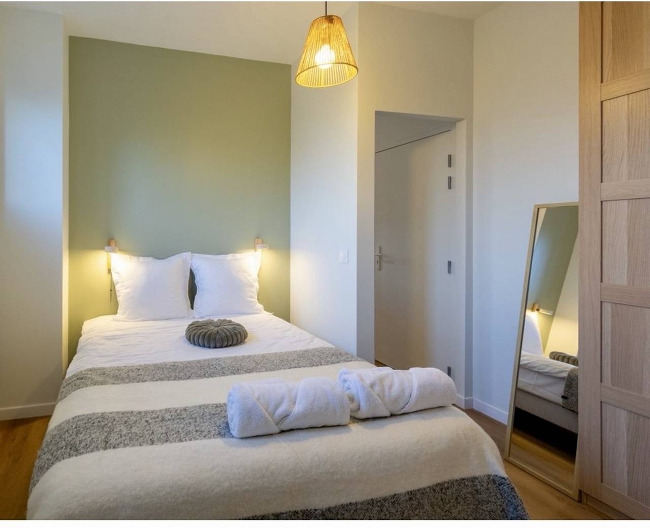 Appartement entier, Nid Douillet aux Portes de Bordeaux – Calme & Design in Pessac, Région de Bordeaux