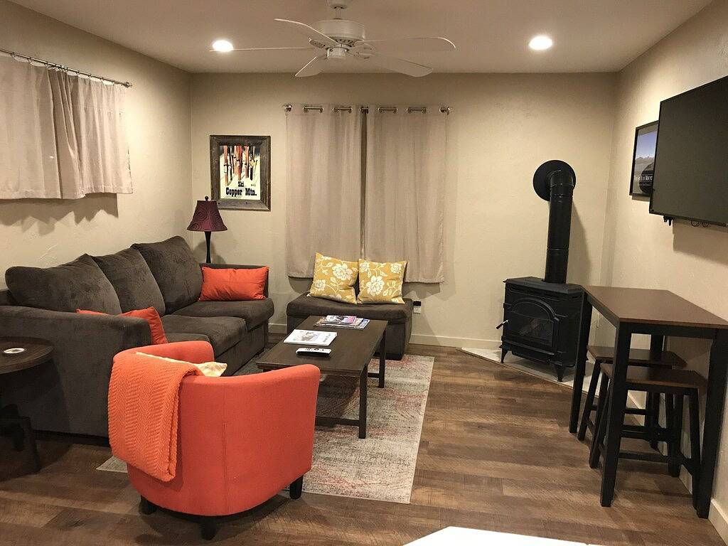 Kleines Haus in der Gasse in Pagosa Springs, San Juan National Forest