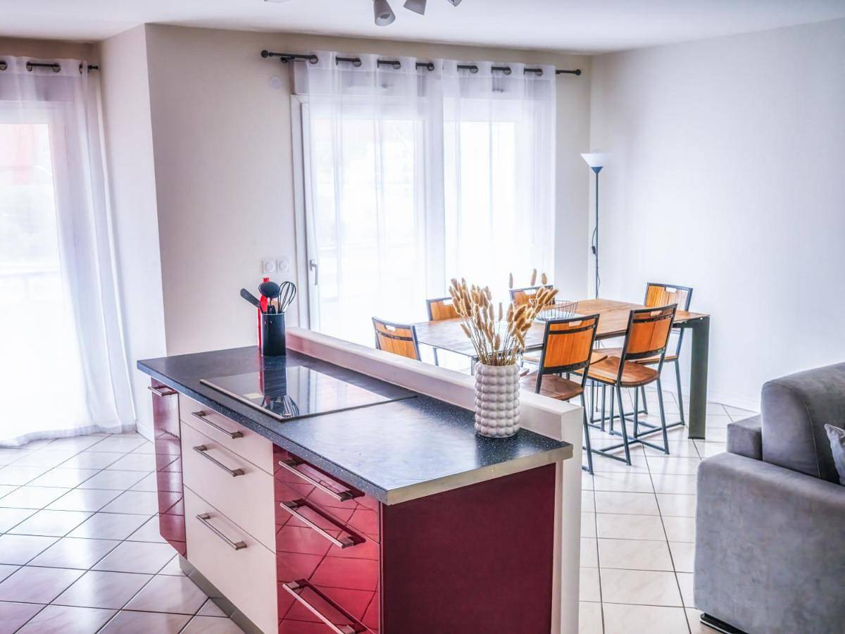 Appartement entier, T3 68m2 Garage Terrasse Gare aux portes de Genève in Saint-Julien-en-Genevois, Région de Saint-Julien-en-Genevois