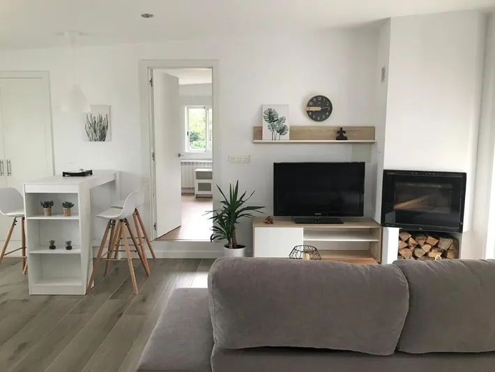 Ferienhaus für 6 Personen, mit Garten und Pool sowie Ausblick und Balkon - 1