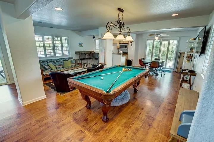 Vacation house for 17 people, with balcony and hot tub - 1