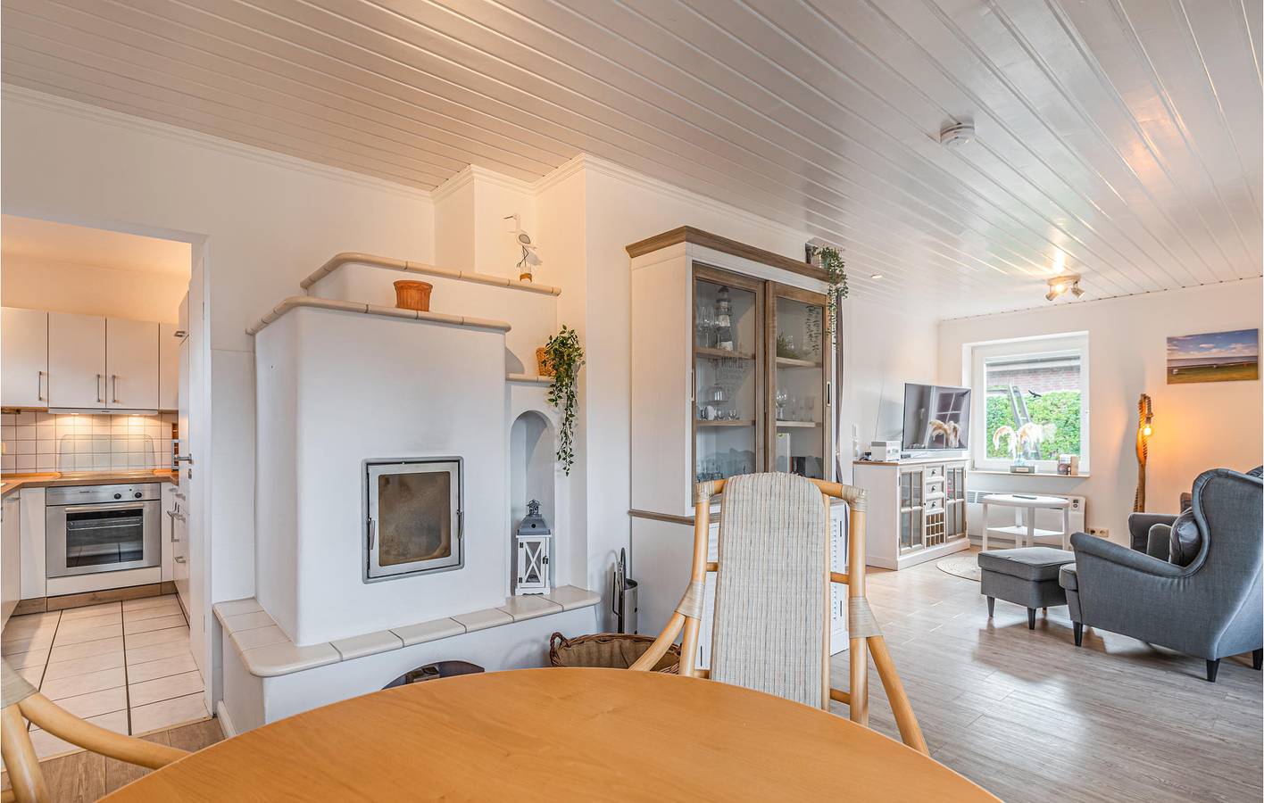 Strandnahes 90m² Apartment mit Parkplatz, Terrasse & WiFi in Friedrichskoog-Spitze, Friedrichskoog