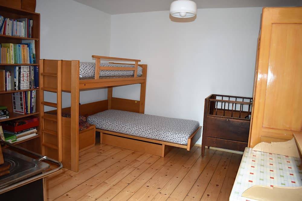 Appartement entier, Appartement rénové avec vue magnifique sur les Dolomites in Daiano, Ville di Fiemme