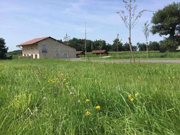 Gîte pour 10 personnes, avec balcon et jardin à Viriville