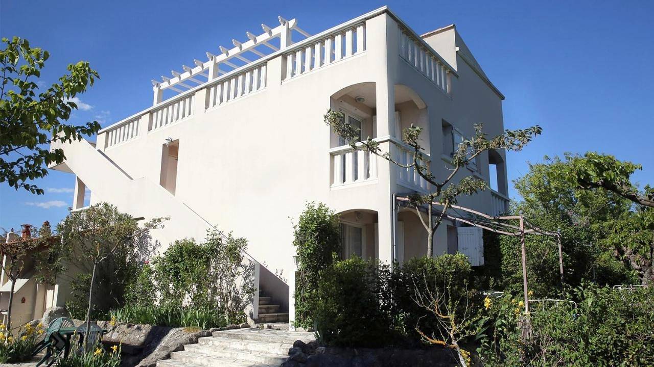 Appartement entier, One-Bedroom Apartment in Allègre-les-Fumades, Région d'Alès