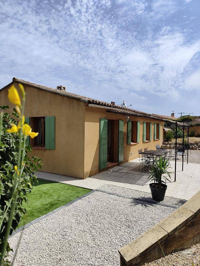 Maison de vacances pour 6 personnes, avec Terrasse et Jardin à Ginasservis