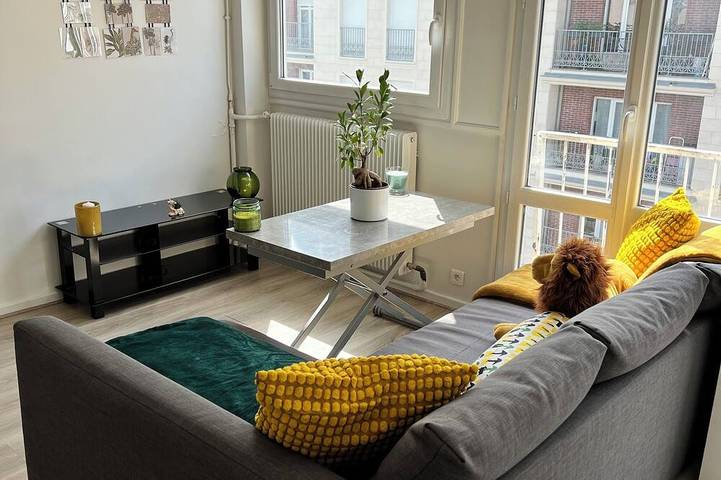 Entire apartment, Apartment near Paris - Ideal for families and professionals in La Garenne-Colombes, Hauts-de-Seine