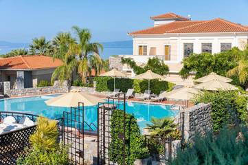 Hôtel pour 2 personnes, avec piscine ainsi que jardin et jacuzzi dans Mikra Mandinia