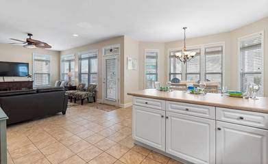 Vacation House for 16 Guests in North Carolina, USA, Picture 4