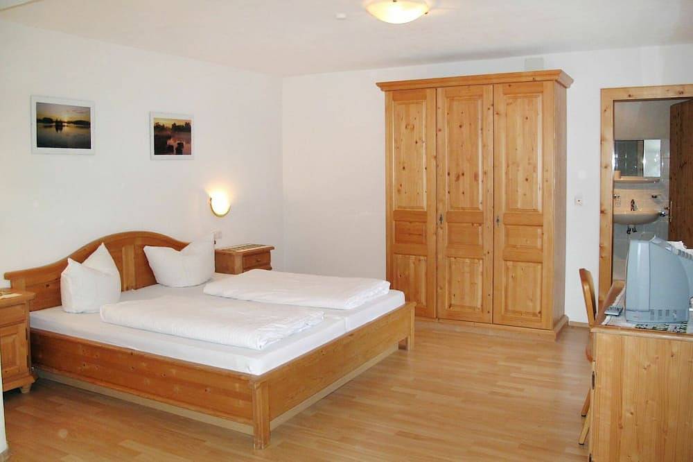 Geheel appartement, Leuk appartement voor 4 personen met Wifi, Tv en terras in St. Valentin auf der Haide, Graun
