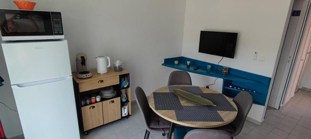 Gîte pour 4 personnes, avec vue et jardin dans Plage de Folle Anse - 4