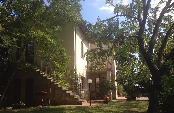 Agriturismo per 10 persone, con panorama e piscina nonché terrazza a Sarteano