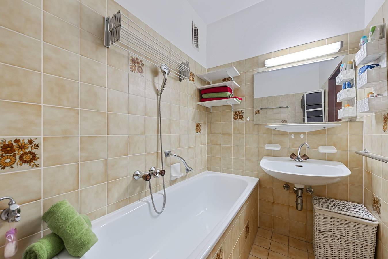 Apartamento entero, Riverview Apartment | Kitchen | Parking | Loggia in Grundlsee, Dead Mountains