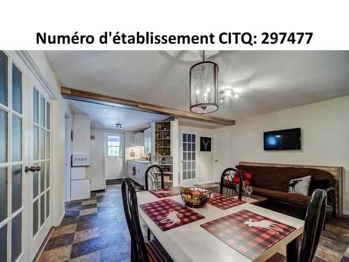 Gîte pour 4 personnes, avec piscine ainsi que vue et jardin, adapté aux familles à Saguenay