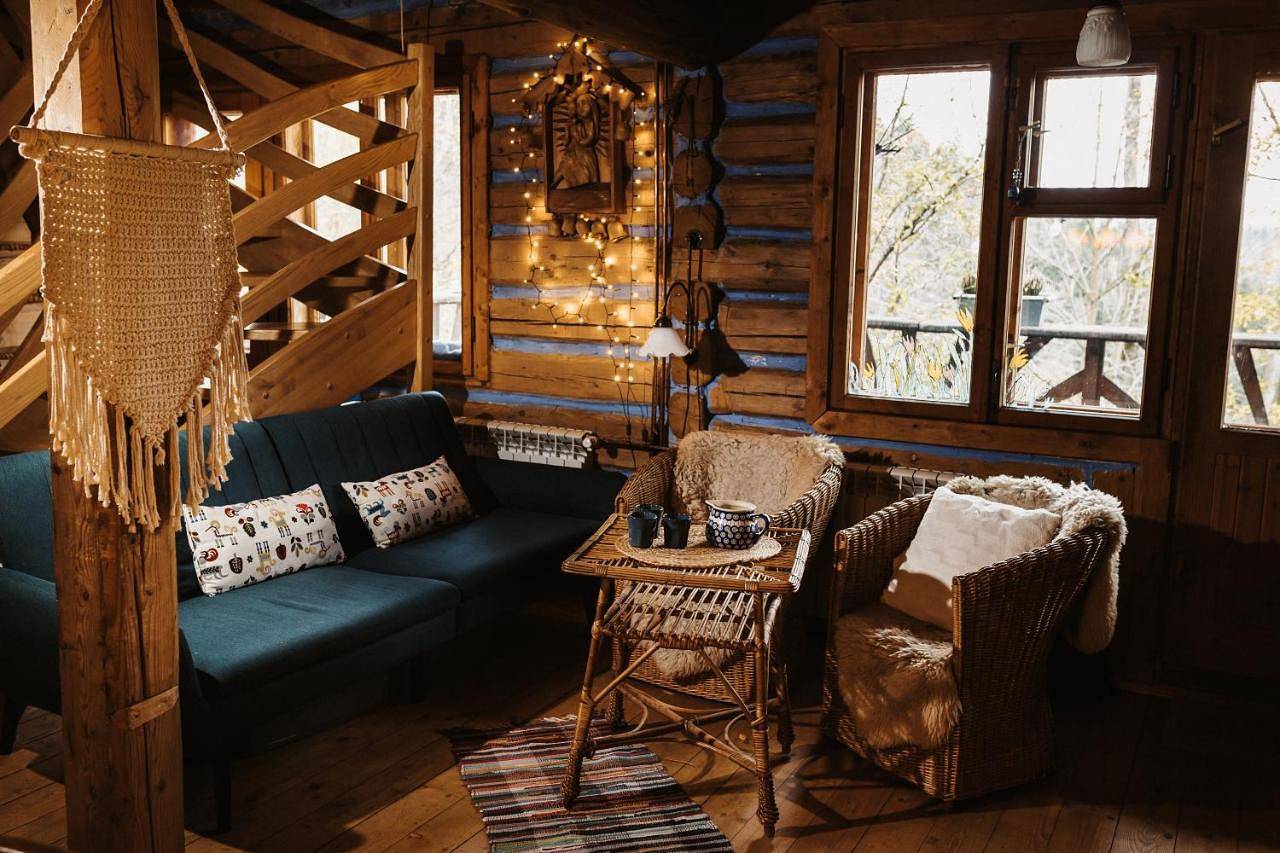 Chałupa z widokiem w górach in Zawoja, Karpaty (Polska)