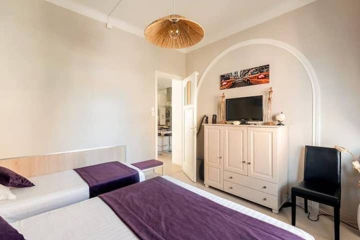 Entire apartment, 2-Bedroom Apartment at Le Moulin d'Or in Central Lille, Near Lille Flandre Train Station in Lille, Lille region