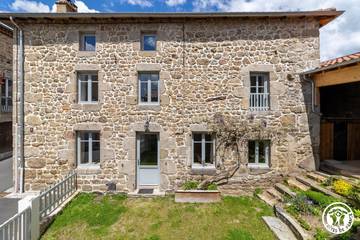 Gîte pour 8 personnes, avec jardin à Saillant