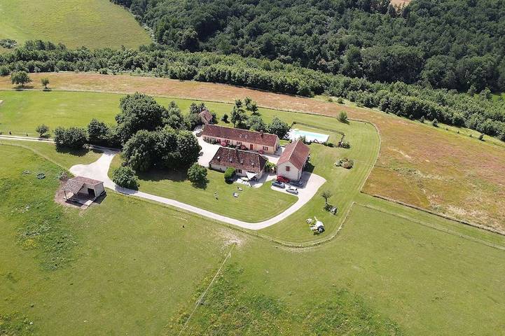 Gîte pour 8 personnes, avec jardin