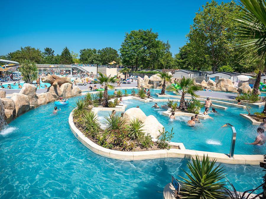 Camping Lou Pignada - Mobilhome 6 personas - Mobil Home Aqua 2ch 4/6pers Terraza Semicubierta Tv in Messanges, Côte d’Argent