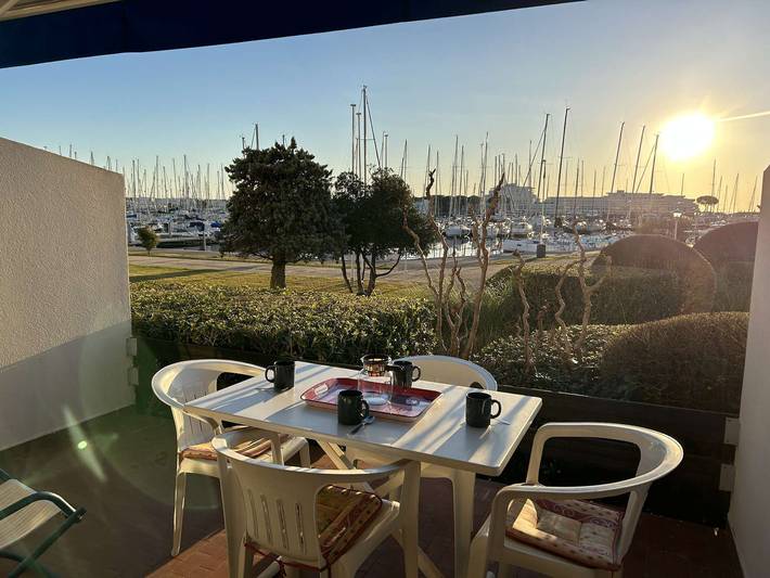 Gîte pour 4 personnes, avec piscine et terrasse au Le Grau-du-Roi - 2