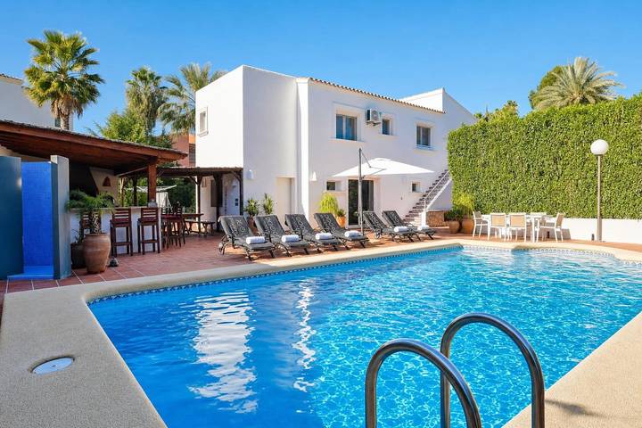 Chalet para 12 personas, con Terraza además de Jardín y Piscina en Comunidad Valenciana - 2