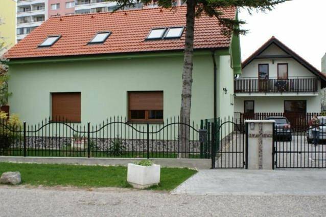 B&B für 4 Personen, mit Terrasse und Garten in Bratislava