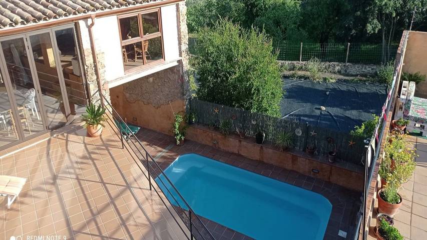 Apartamento para 10 personas, con piscina además de balcón y jardín en Ullastret