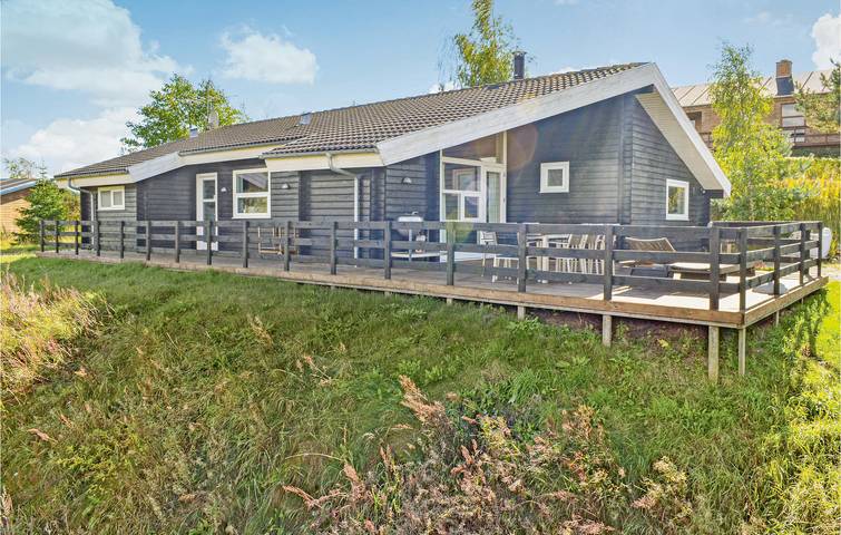 Ferienhaus für 8 Personen, mit Sauna und Whirlpool sowie Terrasse, mit Haustier in Lyngsbæk Strand