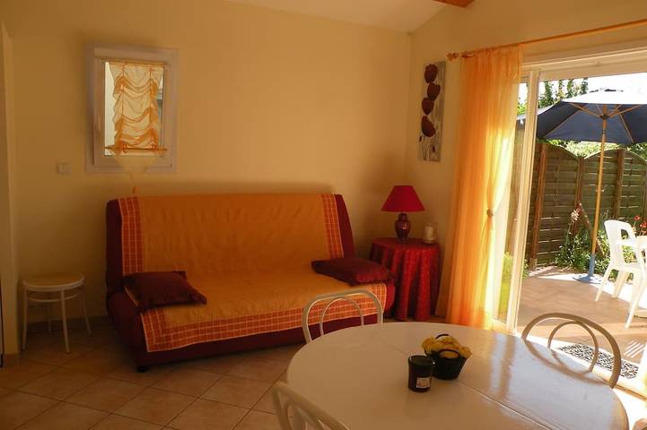 Location de vacances pour 4 personnes, avec terrasse et jardin à Landevieille - 4