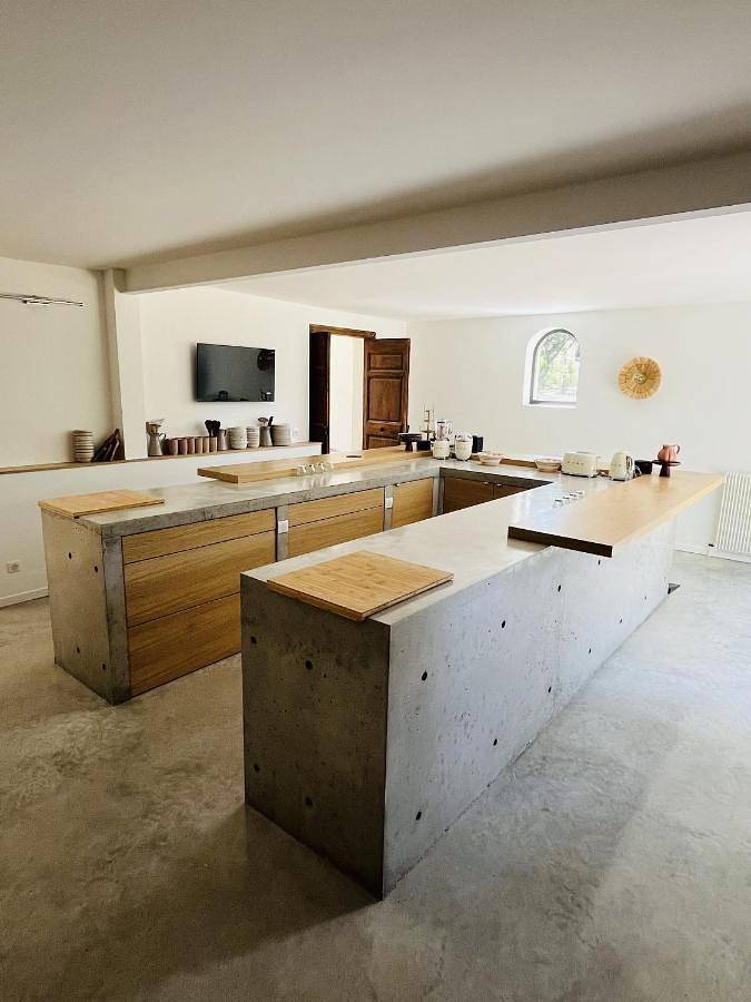 Location de vacances pour 16 personnes, avec terrasse ainsi que piscine et vue à Castries - 4