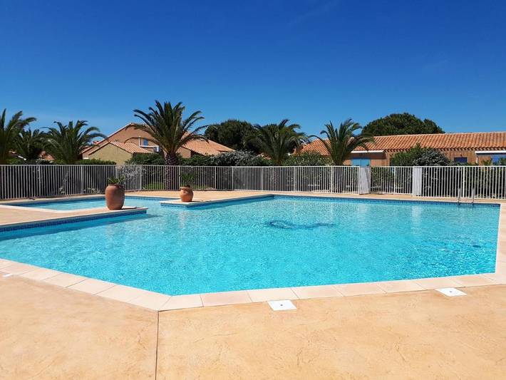 Maison de vacances pour 4 personnes, avec piscine ainsi que vue et jardin, adapté aux familles