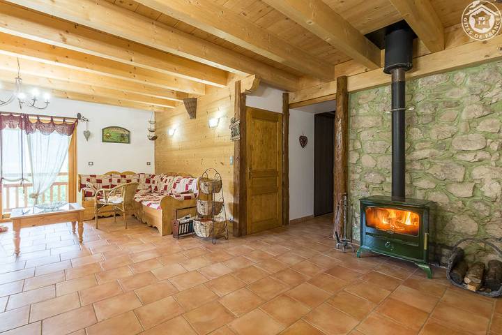 Gîte pour 8 personnes, avec terrasse à Le Noyer - 2