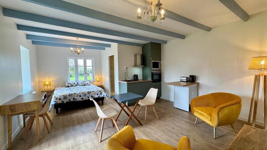 Location de vacances pour 2 personnes, avec vue et jardin à Berric - 2