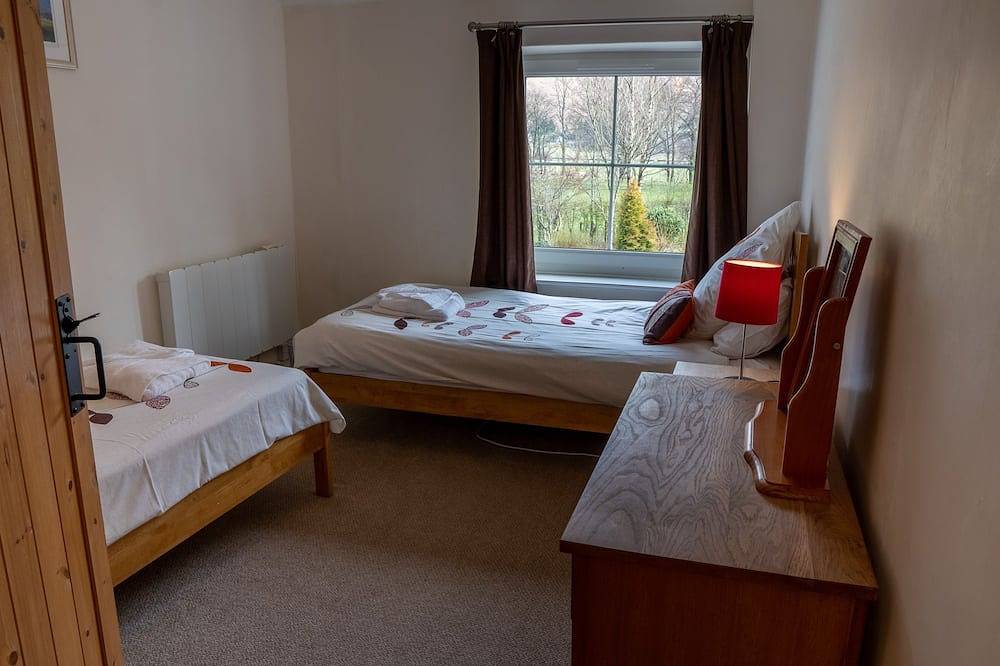 The Old Cop Shop -  2-Bed cottage with log-burner, walking distance to boats and the Lake in Patterdale, Lake District