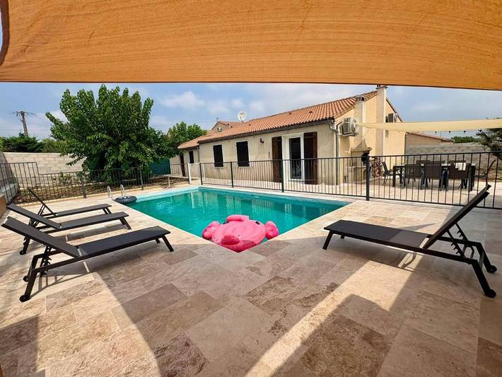 Location de vacances pour 7 personnes, avec Terrasse ainsi que Jardin et Piscine à Lédignan