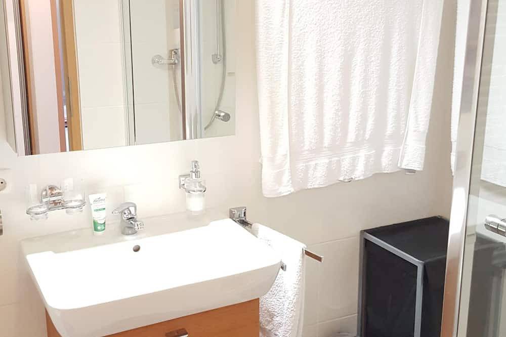 Geheel appartement, Vakantieappartement met tuingedeelte in Rätikon mountain range, Bürserberg