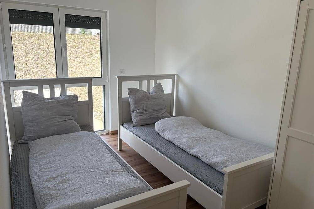 Ganze Wohnung, Ferienwohnung Dachterrasse für 5 Personen - Ferienwohnungen Westerwald in Birken-Honigsessen, Altenkirchen & Umgebung